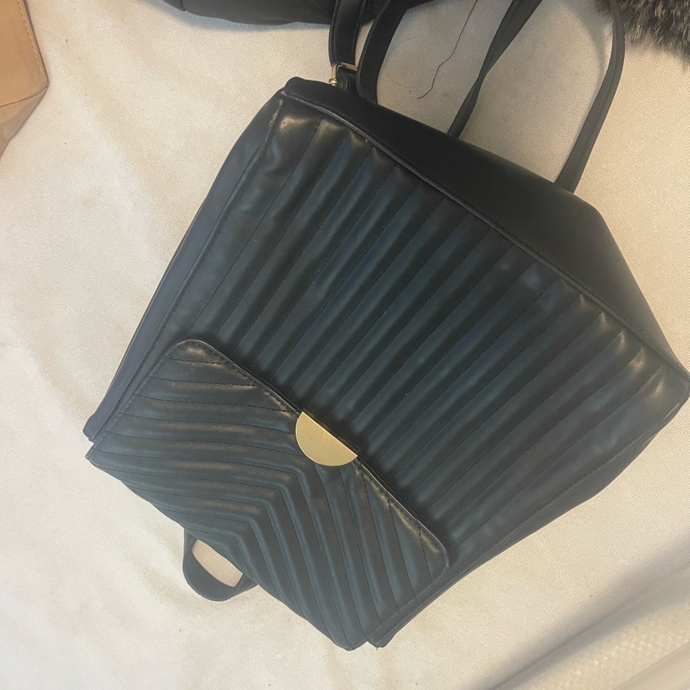 Multiple purses - Picture 6 of 8